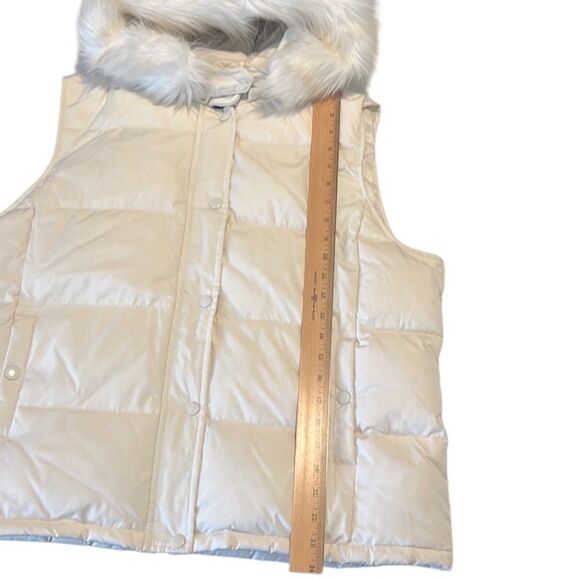 GAP Ivory Full Zip and Snap Faux Fur Trimmed Hooded Puffer Vest Size XL - Picture 11 of 13